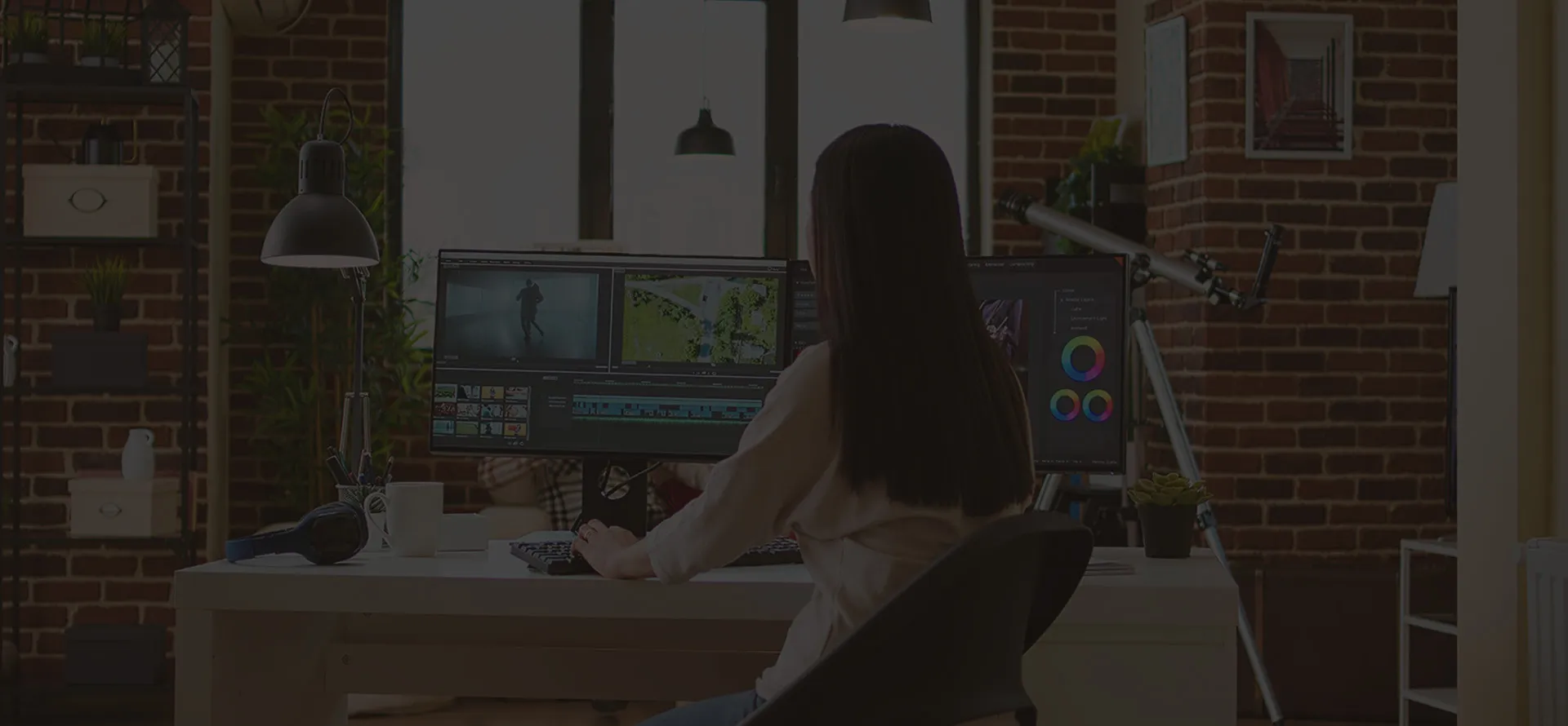 CRAFT VISUALLY STUNNING WORLDS AND EFFECTS. 